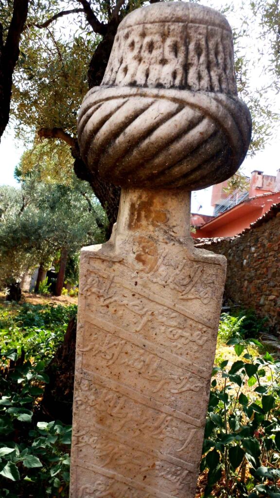 mezar-taşı-osmanlı-ferasret-osmanlıca-hat-tasarım-dil-eğitim-eskimez-yazı